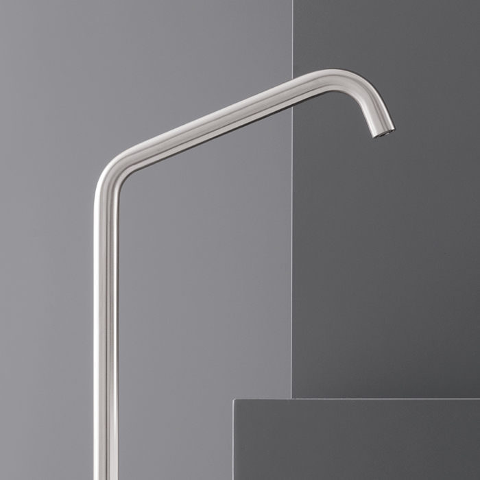 CEA Design NEUTRA Излив для раковины 111.5см, напольный, цвет: нержавеющая сталь