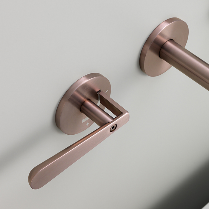 CEA Design LUTEZIA Смеситель для раковины, настенный, цвет: PVD бронза сатинированная