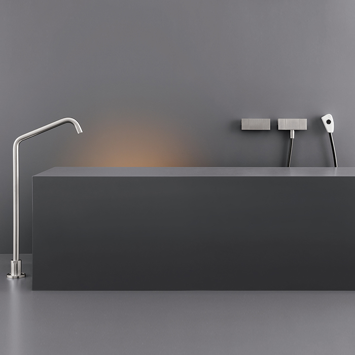 CEA Design NEUTRA Излив для ванны 72см, напольный, цвет: нержавеющая сталь