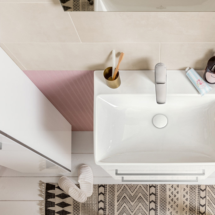 Villeroy & Boch Avento, Шкаф-пенал, подвесной, 2 дверцы, 4 стеклянные полки, размер 35x176x37см., цвет: белый