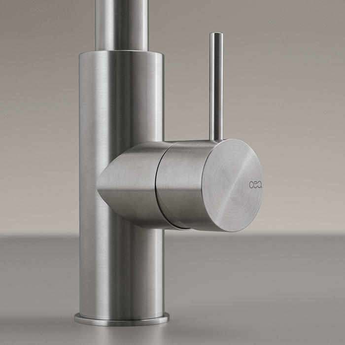 CEA Design MILO360 Смеситель для кухни, 1 отв., с вытяжным ручным душем и поворотным изливом, цвет: нержавеющая сталь