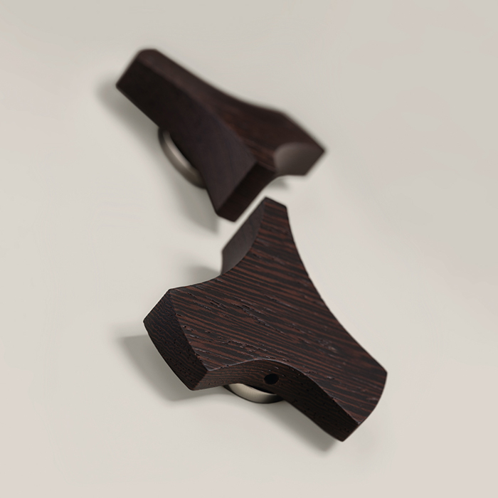 CEA Design ZIQQ Смеситель для раковины, 3 отв., с поворотным изливом, цвет: полированная сталь/Wengé