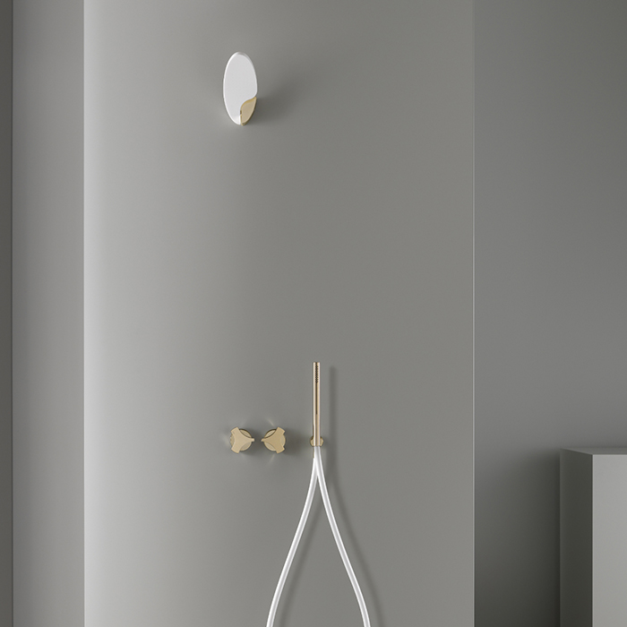 CEA Design ZIQQ Смеситель для ванны/душа, настенный, прогрессивный, с ручным душем, цвет: PVD золото сатинированное/белый
