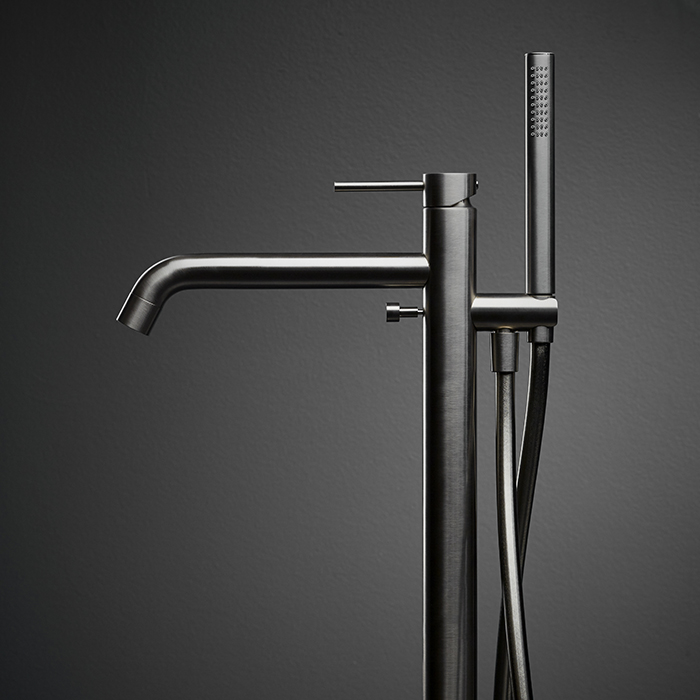 Newform X-Steel 316 Смеситель для ванны, напольный, с ручным душем и шлангом, цвет: нержавеющая сталь