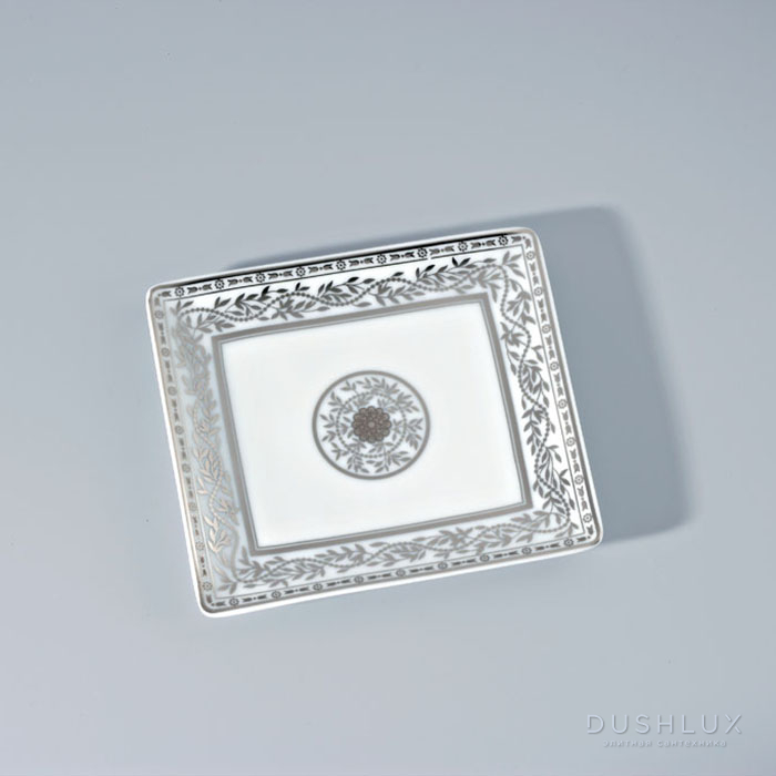 Фото THG MARQUISE BLANC DECOR PLATINE Поднос керамический 122х110 мм., настольный, small size, декор платина, цвет: белый