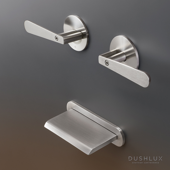 Фото CEA Design LUTEZIA Смеситель для ванны, настенный, с каскадным изливом, цвет: нержавеющая сталь