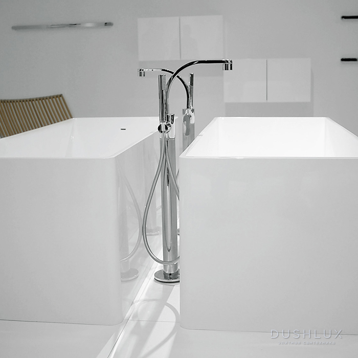 Фото Flaminia One Смеситель для ванны, напольный, с ручным дущем, цвет: хром