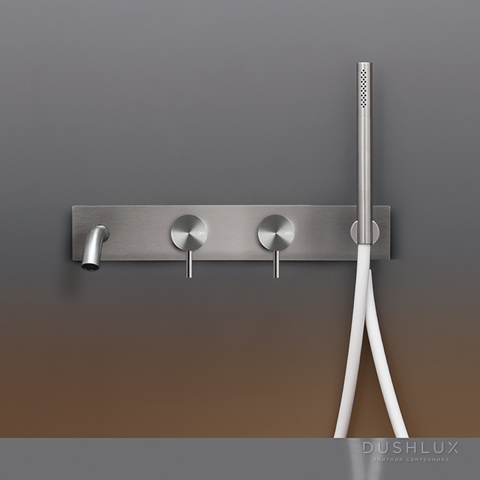 Фото CEA Design MILO360 Смеситель для ванны, настенный, с ручным душем, цвет: нержавеющая сталь/белый