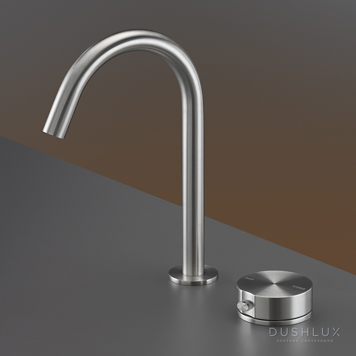 Фото CEA Design GIOTTO Смеситель для раковины 23.5см., однорычажный, 2 отв., с поворотным изливом, цвет: нержавеющая сталь