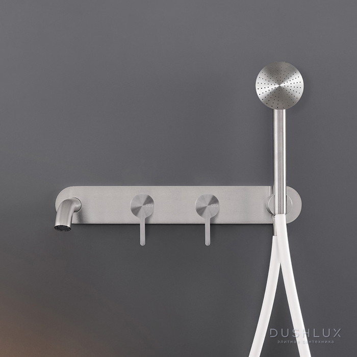 Фото CEA Design INNOVO Смеситель для ванны, настенный, с ручным душем, цвет: нержавеющая сталь/белый