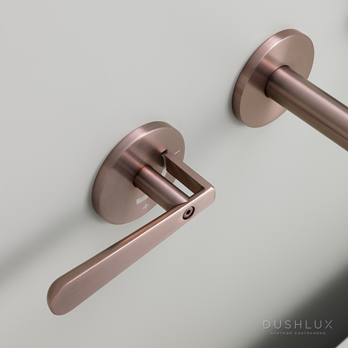 Фото CEA Design LUTEZIA Смеситель для раковины, настенный, цвет: PVD бронза сатинированная