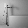 QuadroDesign Source Смеситель для ванны, напольный, с ручным душем, цвет: brushed stainless steel