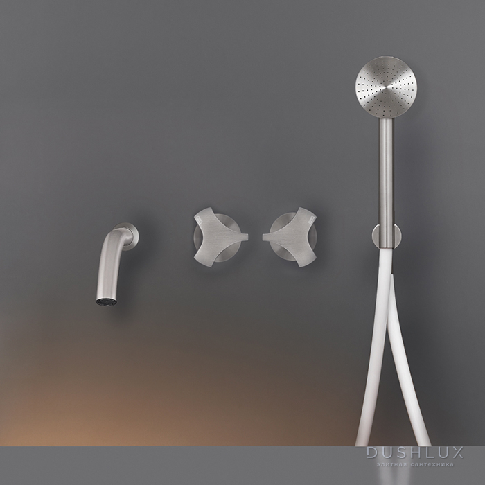 Фото CEA Design ZIQQ Смеситель для ванны, настенный, прогрессивный, с ручным душем, цвет: нержавеющая сталь/белый