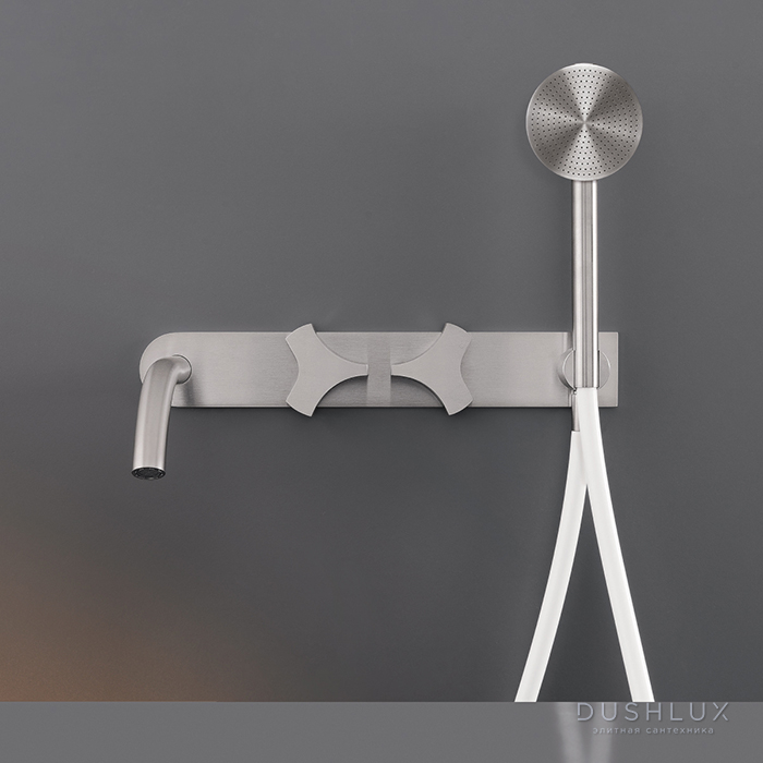 Фото CEA Design ZIQQ Смеситель для ванны, настенный, прогрессивный, с ручным душем, цвет: нержавеющая сталь/белый