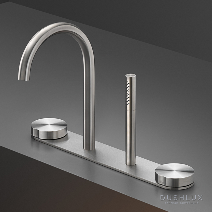Фото CEA Design GIOTTO Смеситель на борт ванны, 2 отв., прогрессивный, с ручным душем, цвет: нержавеющая сталь