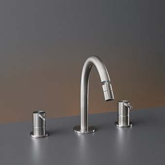 CEA Design INNOVO Смеситель для биде, 3 отв., с поворотным аэратором, цвет: нержавеющая сталь