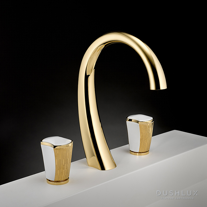 Фото THG Infini white porcelain with gold decor Смеситель для раковины на 3 отверстия, с донным клапаном, цвет: полированное золото